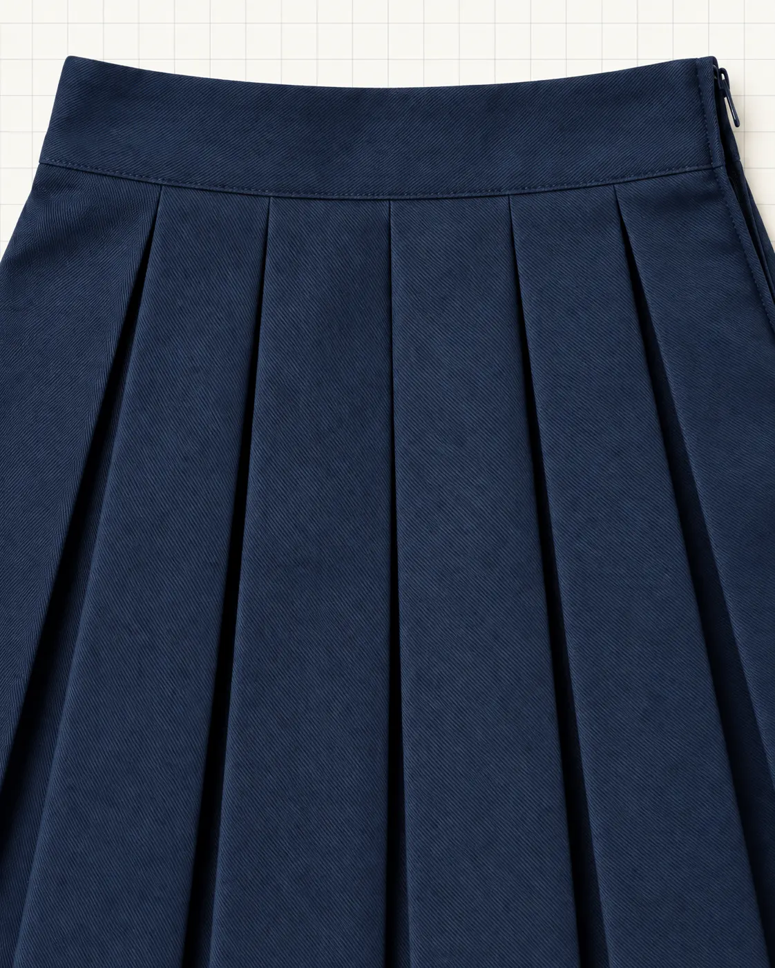 Falda tableada azul marino, detalle de tablas