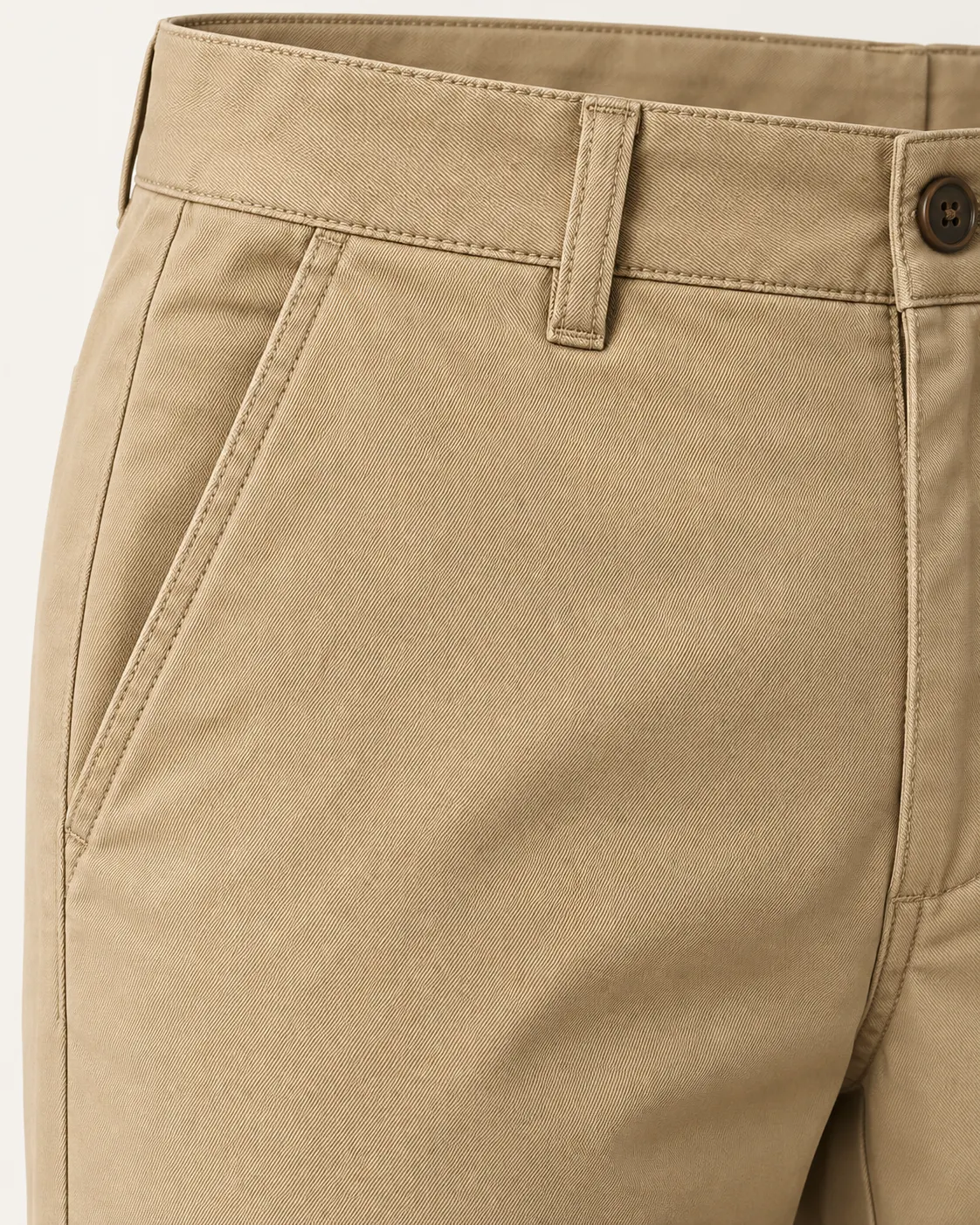 Pantalón caballero chino caqui, detalle de bolsas